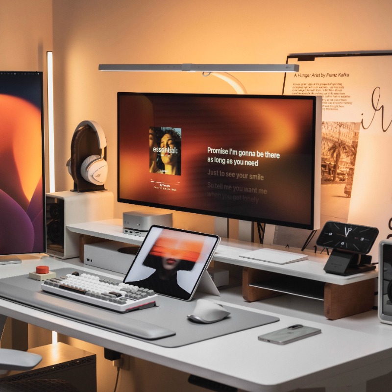 Modern Monitör Yükseltici Stan - Desk Setup With Laptop And Monitor incelemesi ve fiyatı