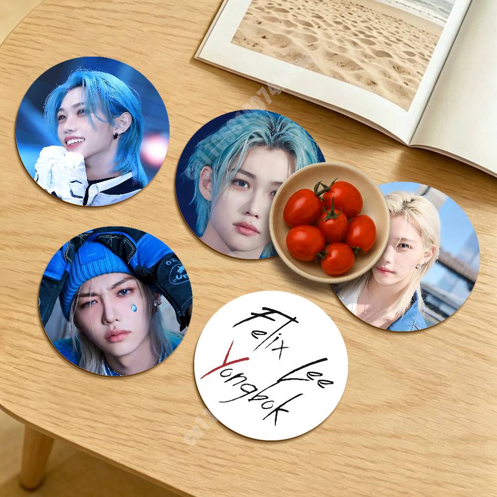 F-Felix L-Lee Yong Bok Kpop Yu - Desk Setup Kpop incelemesi ve fiyatı